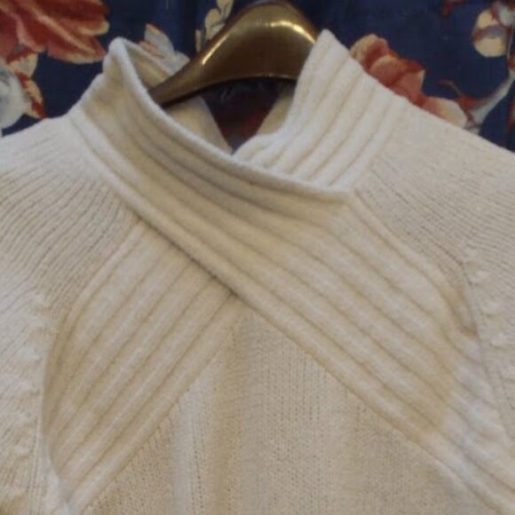 Reference Point NY Mock Turtle Crossover Neck Off-white Sweater - Picture 3 of 7